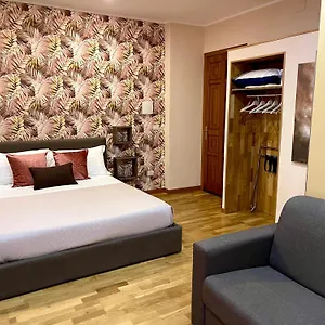 https://domus-cuseni.taorminaitalyhotels.com